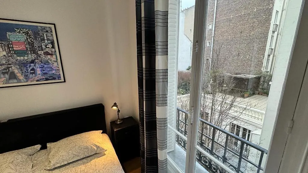 Gorgeous Paris Eiffel Tower Apartment