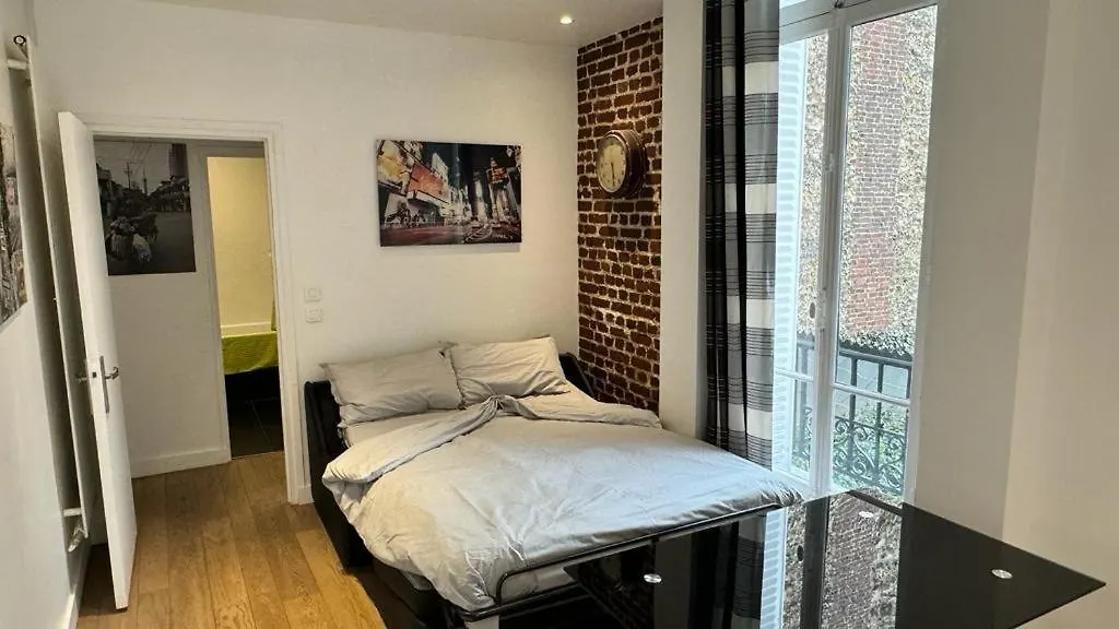 Gorgeous Paris Eiffel Tower Apartment 0*,  France