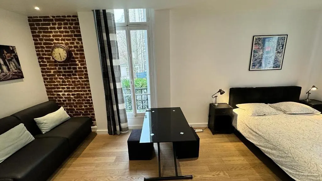 Gorgeous Paris Eiffel Tower Apartment